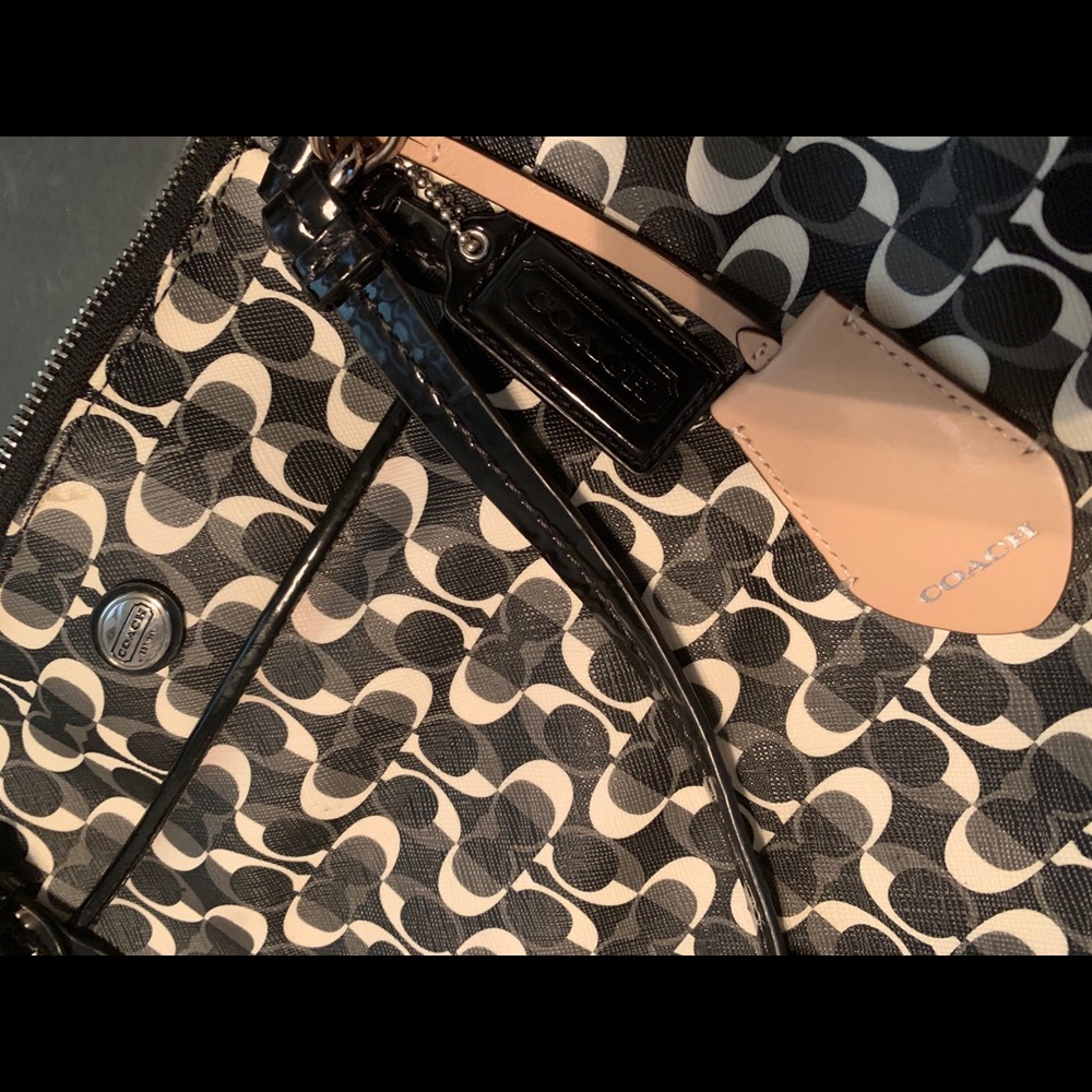 Coach diaper bag - Picture 2 of 4